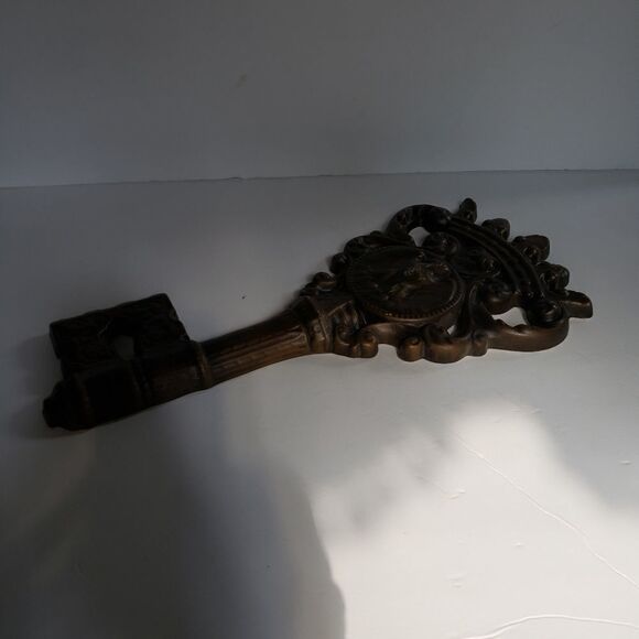 Vintage Wall Decor Skeleton Key - Picture 6 of 9